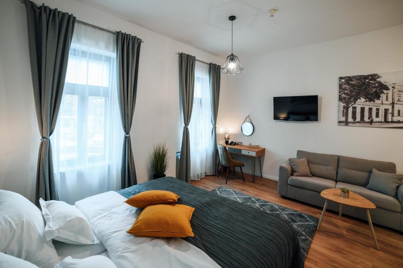 Chop Old House Hotel Velika Gorica Esterno foto