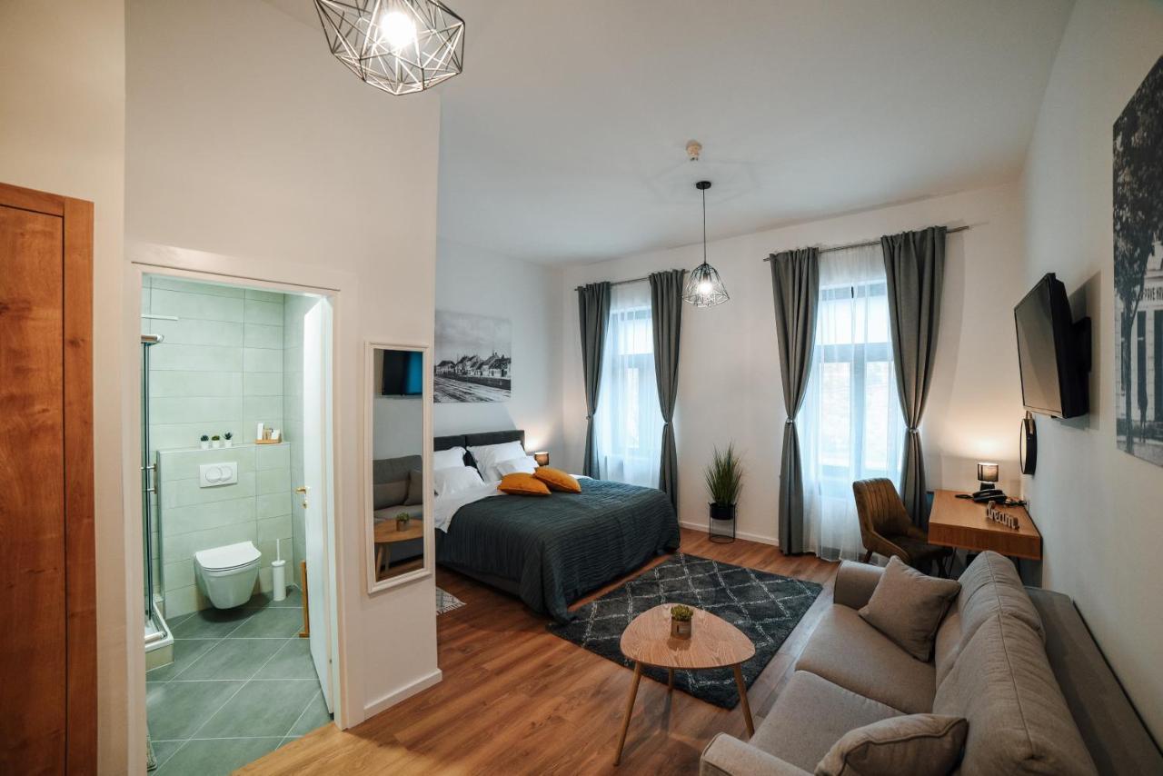 Chop Old House Hotel Velika Gorica Esterno foto